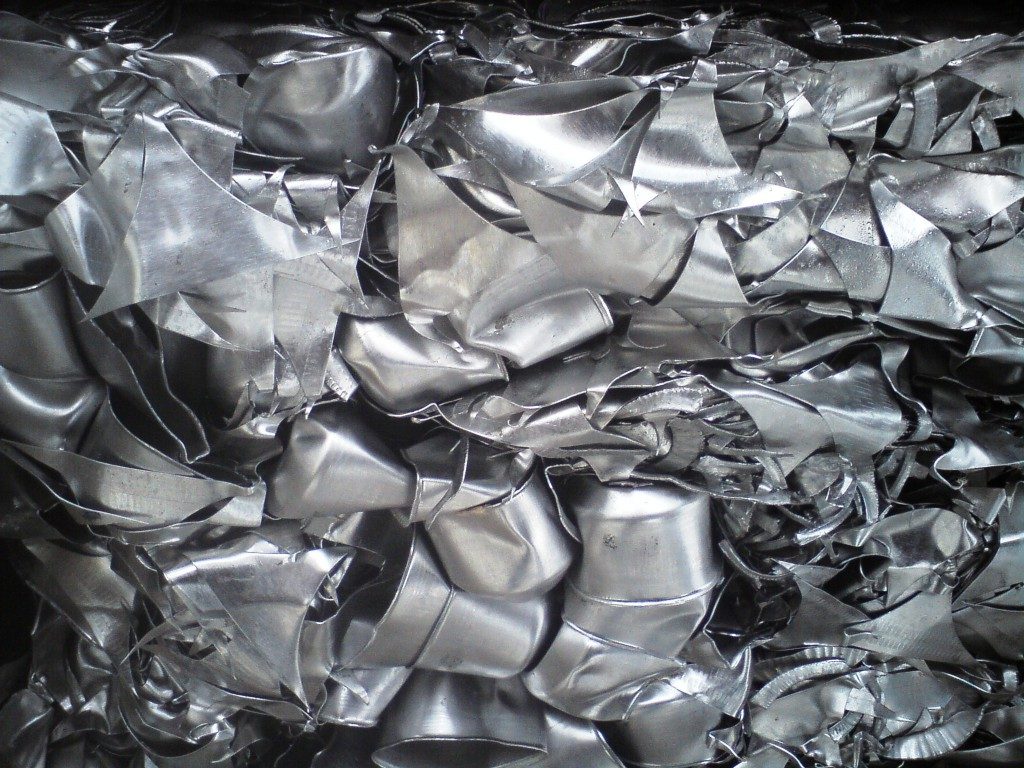 Прием алюминия дорого: алюминиевые банки